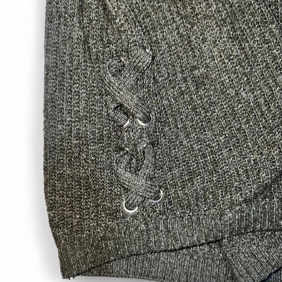 Green Oversized Sweater - Picture 2 of 2